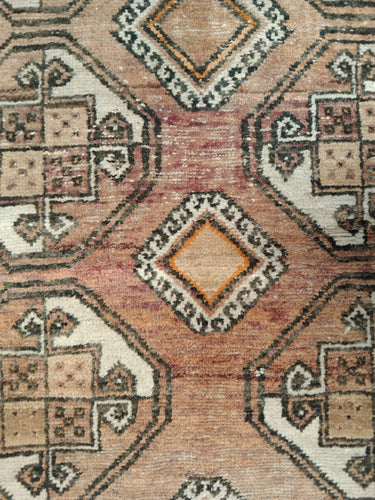 Alfombra tribal región caucásico 145 X 101 cms. | Bucarest Art Gallery Colección Exclusiva