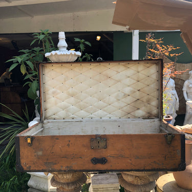 Antiguo baúl de viaje y maleta Louis Vuitton Bucarest Art & Antiques