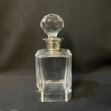 Botella de whiskey de cristal y plaqué tapa con corte geométrico Bucarest Art & Antiques