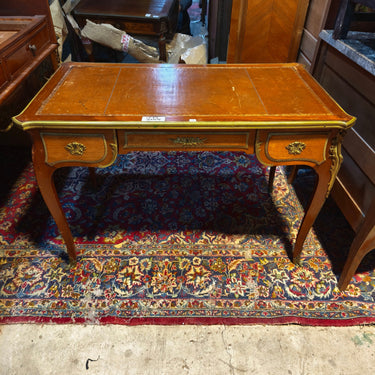 Bureau plat doble faz estilo Luis XV Bucarest Art & Antiques