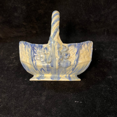 Canasto de porcelana de la Fábrica Lota Chile Bucarest Art & Antiques