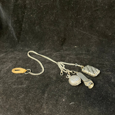 Chatelaine francés de caballero plata ley 800 tres colgantes Bucarest Art & Antiques