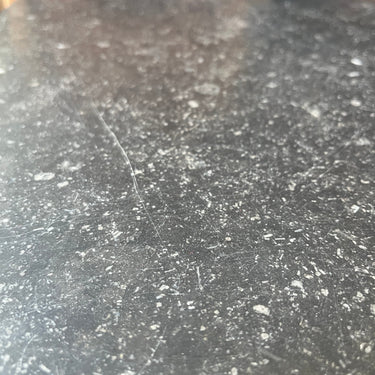 Cómoda escritorio caoba cubierta mármol negro circa 1900 Bucarest Art & Antiques