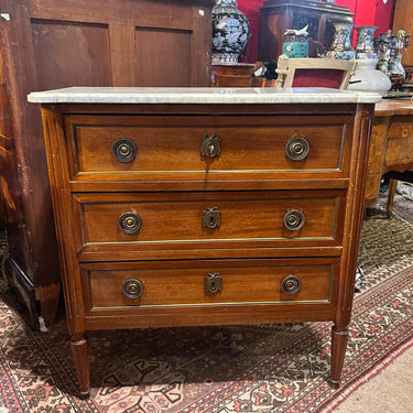 Cómoda francesa Luis XVI en caoba mármol blanco veteado Bucarest Art & Antiques