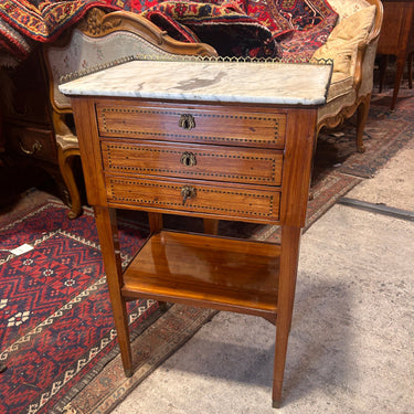 Comodita francesa chiffonnière de estilo Luis XVI en palorosa Bucarest Art & Antiques