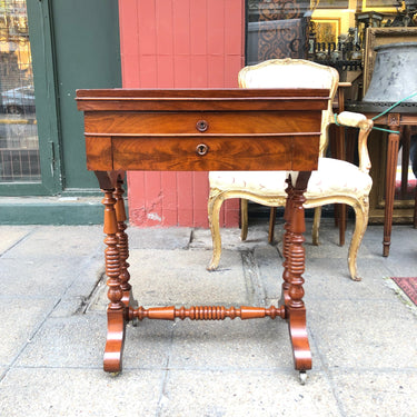 Costurero Isabelino S XIX caoba INVENTARIO Bucarest Art & Antiques