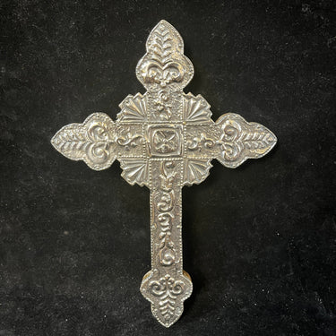 Crucifijo enchapado en plata 950 repujado de bellos relieves Bucarest Art & Antiques