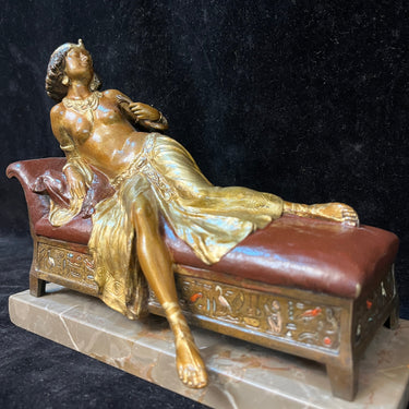 Escultura de bronce Cleopatra de Franz Bergmann firmada (Nam Greb) Bucarest Art & Antiques