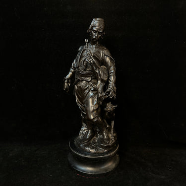 Escultura de estaño 'El cazador persa' firmada Émile-Coriolan Guillermin Bucarest Art & Antiques