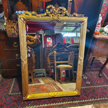 Espejo dorado francés Luis XVI con rosetón Bucarest Art & Antiques