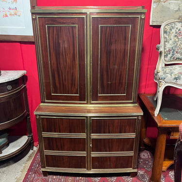 Gran cómoda alta estilo Directorio para televisor cintillo y aplicaciones de bronce Bucarest Art & Antiques