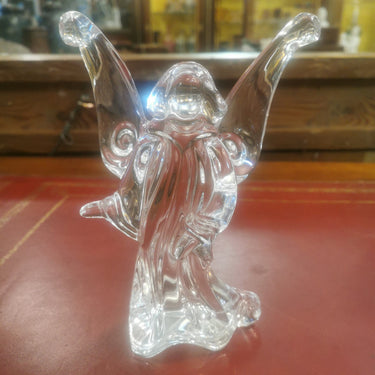 Hermosa figurita de ángel de Cristal Baccarat Bucarest Art & Antiques