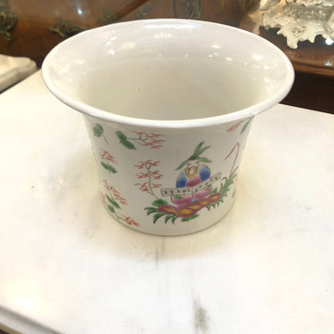 Jardinera de porcelana china diseño con diferentes personajes Bucarest Art & Antiques