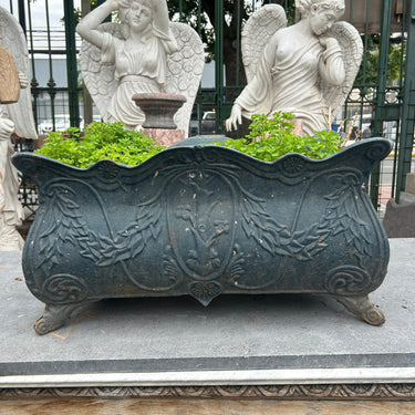 Jardinera rectangular de fierro fundido 1920s. Bucarest Art & Antiques