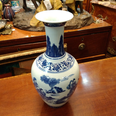 Jarrón chino de porcelana Qianlong personajes y jardín azul Bucarest Art & Antiques