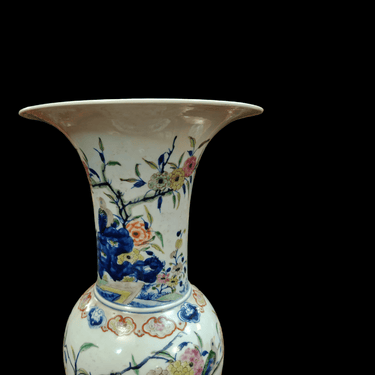 Jarrón chino Jiaqing 'Jardín de flores y pájaros' | Bucarest Art Gallery Bucarest Art & Antiques