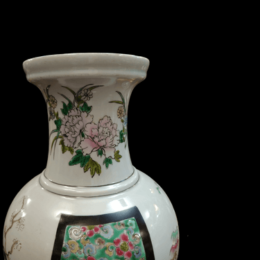 Jarrón chino Qing Kangxi 'Señor y sirvientes' | Bucarest Art Gallery Bucarest Art & Antiques
