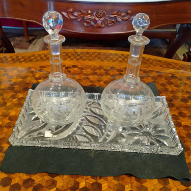 Juego de cristal licoreras muselina en bandeja tallada Bucarest Art & Antiques
