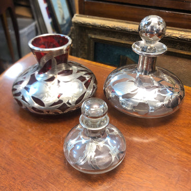 Juego de Tocador en Cristal y Plata Art Nouveau circa 1900 de Plata