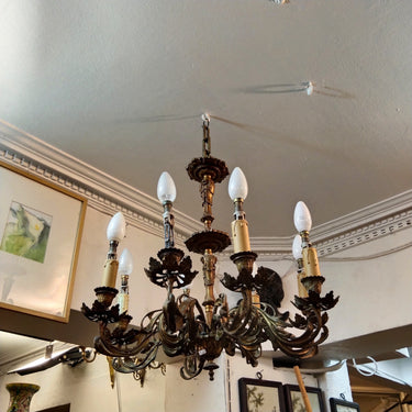 Lámpara de araña antigua  bronce francesa 8 luces Bucarest Art & Antiques