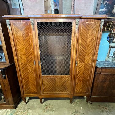 Librero Luis XVI tres puertas rejilla Bucarest Art & Antiques