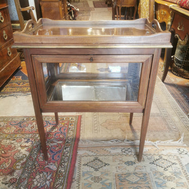 Licorera Inglesa 1930 estilo Victoriano de caoba Bucarest Art & Antiques