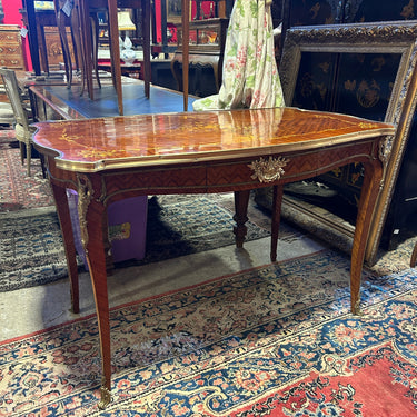 Mesa de escritorio francesa estilo Luis XV marquetería floral Bucarest Art & Antiques