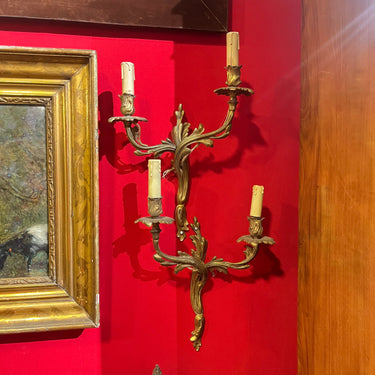 Pareja de apliqué franceses Luis XV bronce dos luces Bucarest Art & Antiques