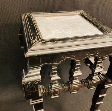 Pedestal oriental cuadrado con cubierta de mármol | Bucarest Art Gallery Bucarest Art & Antiques