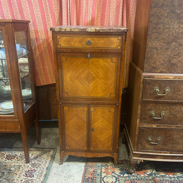 Petit chiffonier francés estilo transición con cubierta de mármol Bucarest Art & Antiques