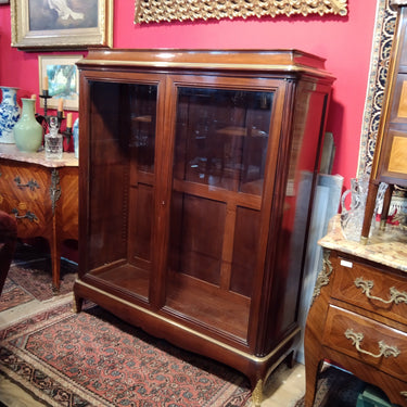 Vitrina en caoba aplicaciones en bronce Colección Exclusiva