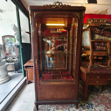 Vitrina Francesa caoba estilo Luis XVI Colección Exclusiva